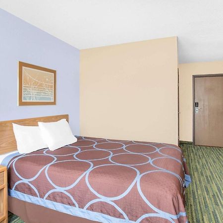 Boarders Inn & Suites By Cobblestone Hotels Waterloo Cedar Falls 外观 照片
