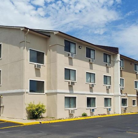 Boarders Inn & Suites By Cobblestone Hotels Waterloo Cedar Falls 外观 照片